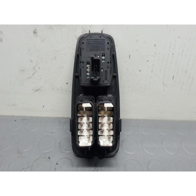 SCANIA INTERRUTTORI E PULSANTI ALZAVETRI SCANIA Serie R 2005> usato