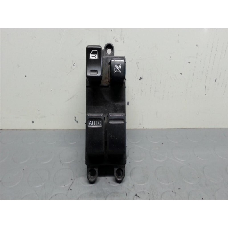 NISSAN INTERRUTTORI E PULSANTI ALZAVETRI NISSAN Terrano 2003> usato