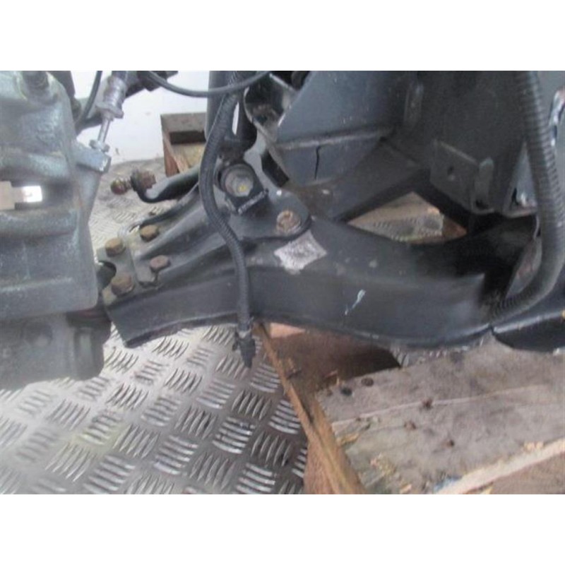 RENAULT truck BRACCIO OSCILLANTE ANTERIORE INFERIORE SINISTRO RENAULT truck Maxity 2007> usato