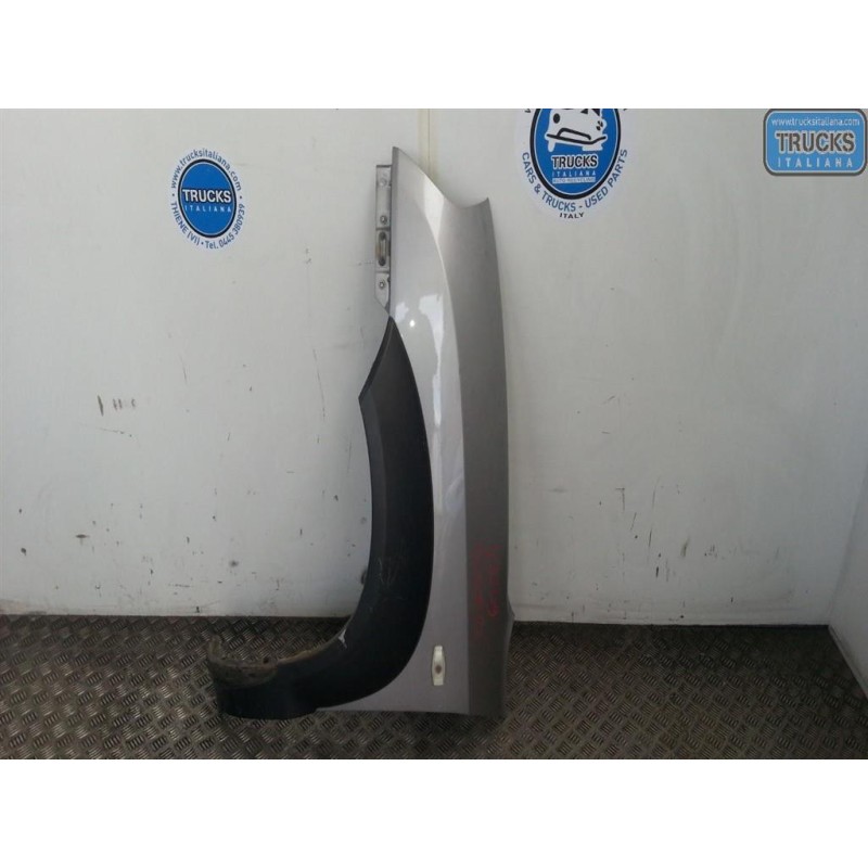 HYUNDAI LEFT FRONT MUDGUARD  HYUNDAI Tucson 2004>2009 used