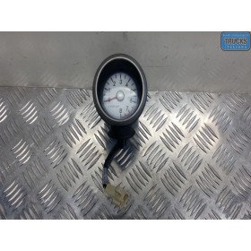 REV COUNTER  SUZUKI Splash...