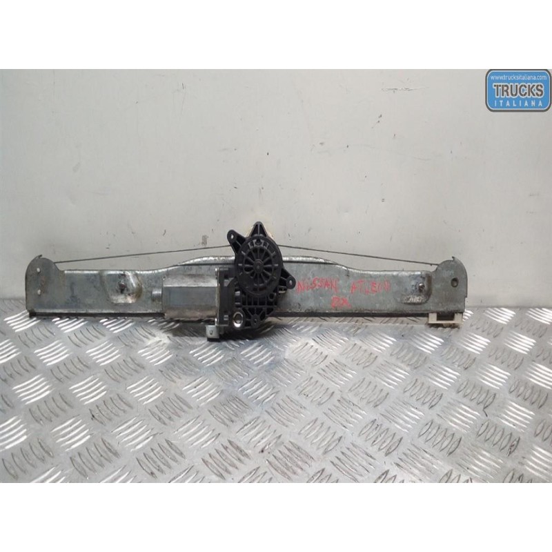 NISSAN truck ALZA VETRI ANTERIORI DESTRO NISSAN truck Atleon usato