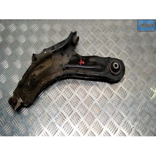 BRACCIO OSCILLANTE ANTERIORE INFERIORE SINISTRO RENAULT Kangoo 2008>2013 usato