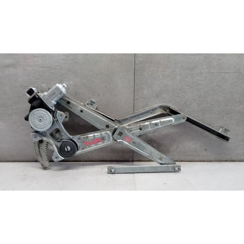 ISUZU ALZA VETRI ANTERIORI DESTRO ISUZU N2R usato