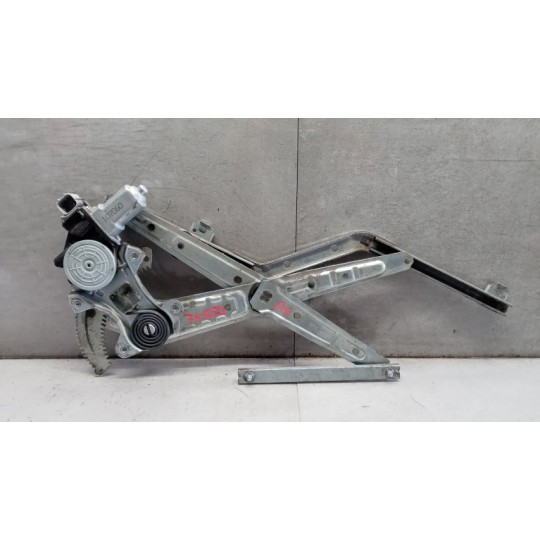 FRONT RIGHT POWERED WINDOWS  ISUZU N2R used