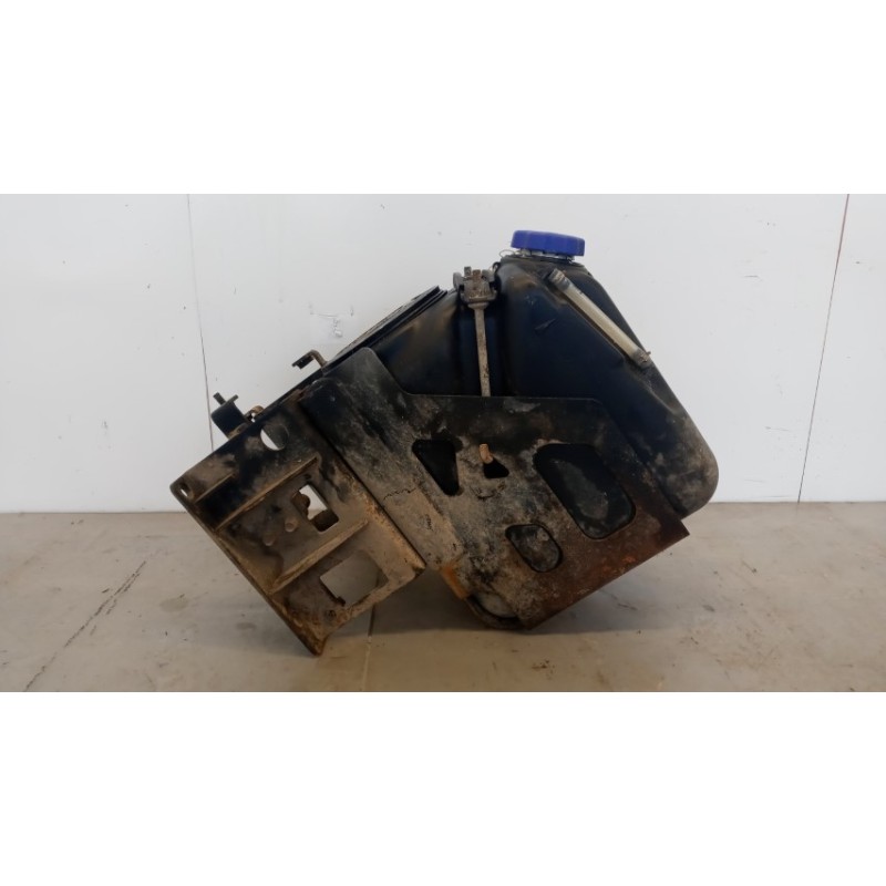 ISUZU SERBATOIO ADBLUE ISUZU N2R usato