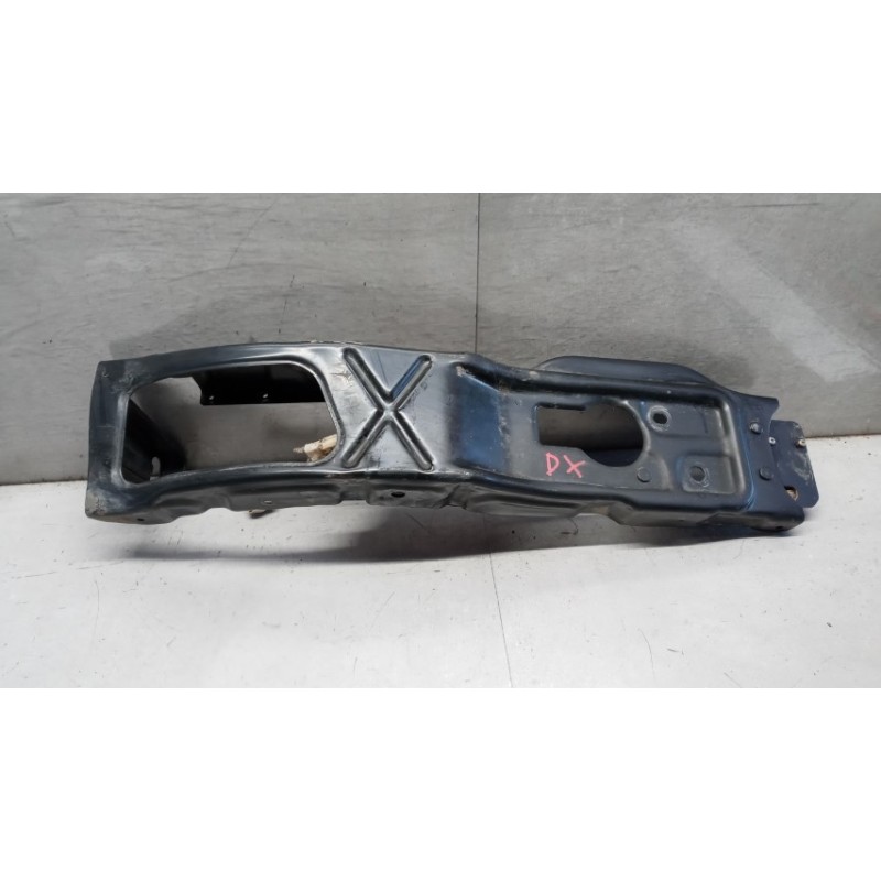 ISUZU SEDE FARI DESTRO ISUZU N2R usato