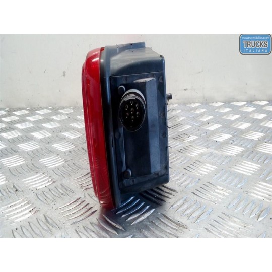 FARO POSTERIORE ESTERNO SINISTRO VOLVO truck FH13 usato