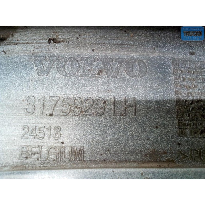 VOLVO truck PLASTICHE ESTERNE VARIE VOLVO truck FH13 usato