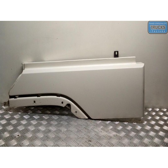 PLASTICHE ESTERNE VARIE VOLVO truck FH13 usato