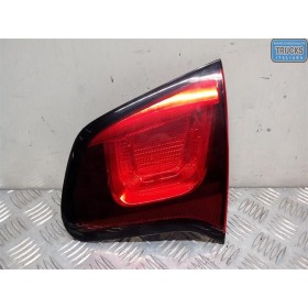 RIGHT REAR LIGHT ON BACK...