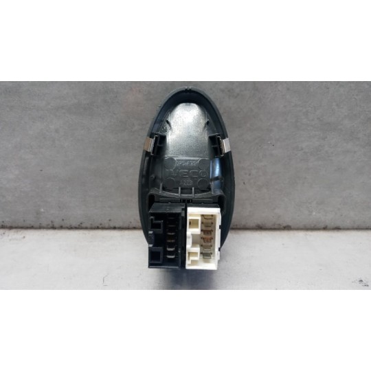 INTERRUTTORI E PULSANTI ALZAVETRI IVECO Daily 2000>2006 usato