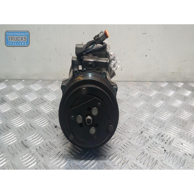SCANIA AIR CONDITIONER COMPRESSOR SCANIA Serie R 2005> used