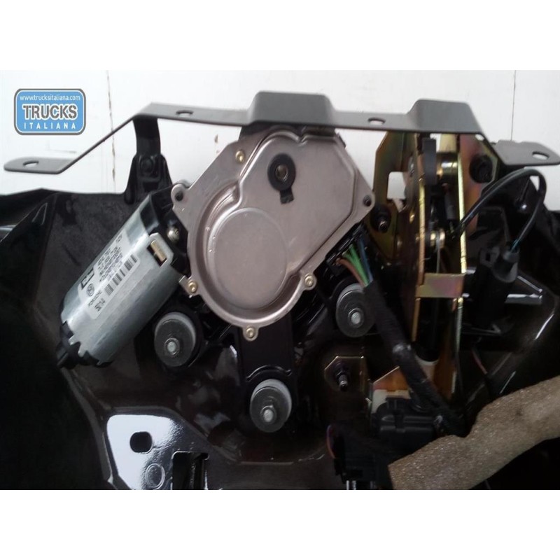 VOLKSWAGEN rear wiper motor VOLKSWAGEN Touareg 2002>2007 used