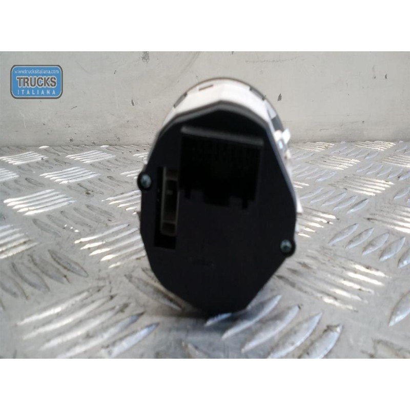 VOLKSWAGEN INTERRUTTORI E PULSANTI ABITACOLO VOLKSWAGEN Touareg 2002>2007 usato