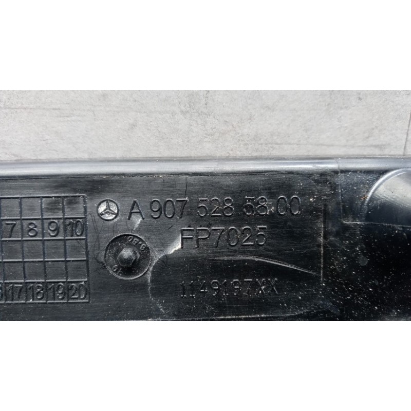 MERCEDES-BENZ van SCATOLA FILTRO MERCEDES-BENZ van Sprinter 2019> usato