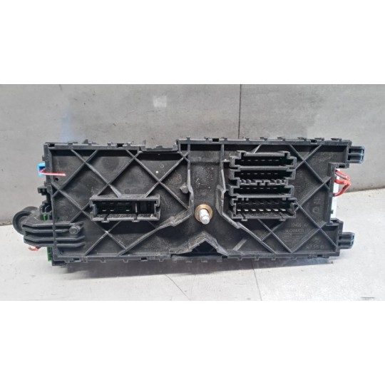 FUSE BOX MERCEDES-BENZ van Sprinter 2019> used