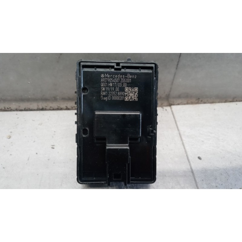 MERCEDES-BENZ van INTERRUTTORI E PULSANTI ALZAVETRI MERCEDES-BENZ van Sprinter 2019> usato