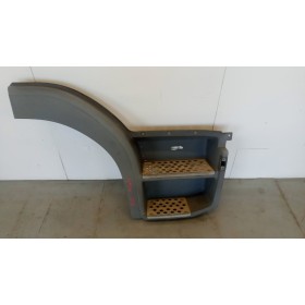 RIGHT FRONT MUDGUARD...