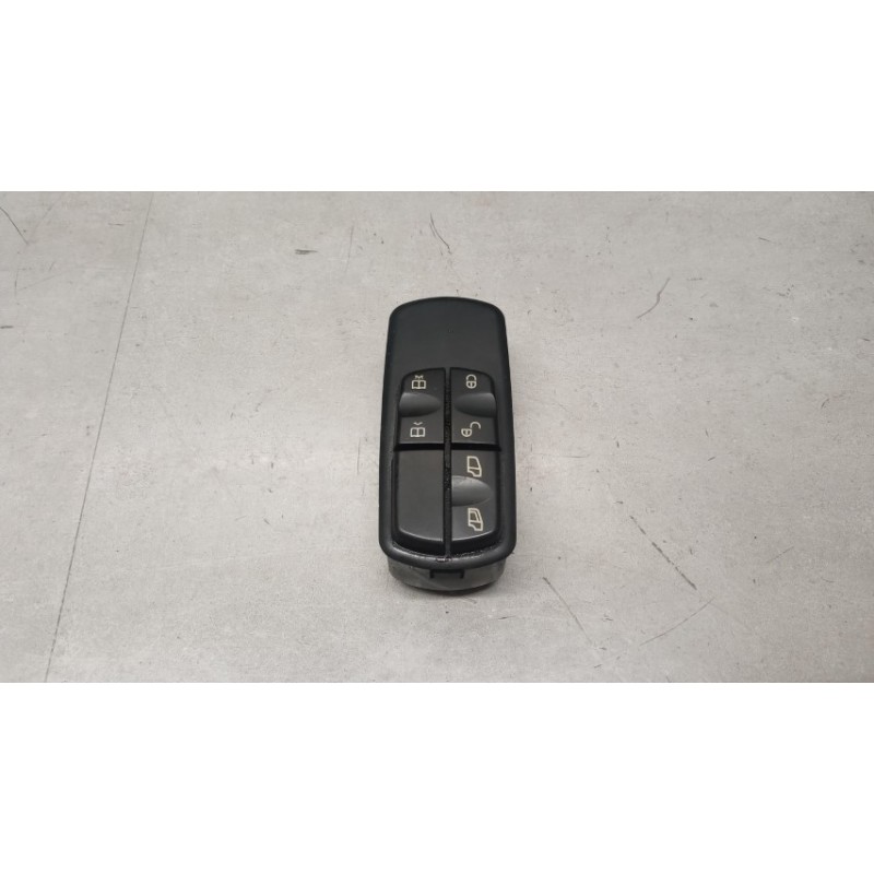 MERCEDES-BENZ truck INTERRUTTORI E PULSANTI ALZAVETRI MERCEDES-BENZ truck Atego 970 usato