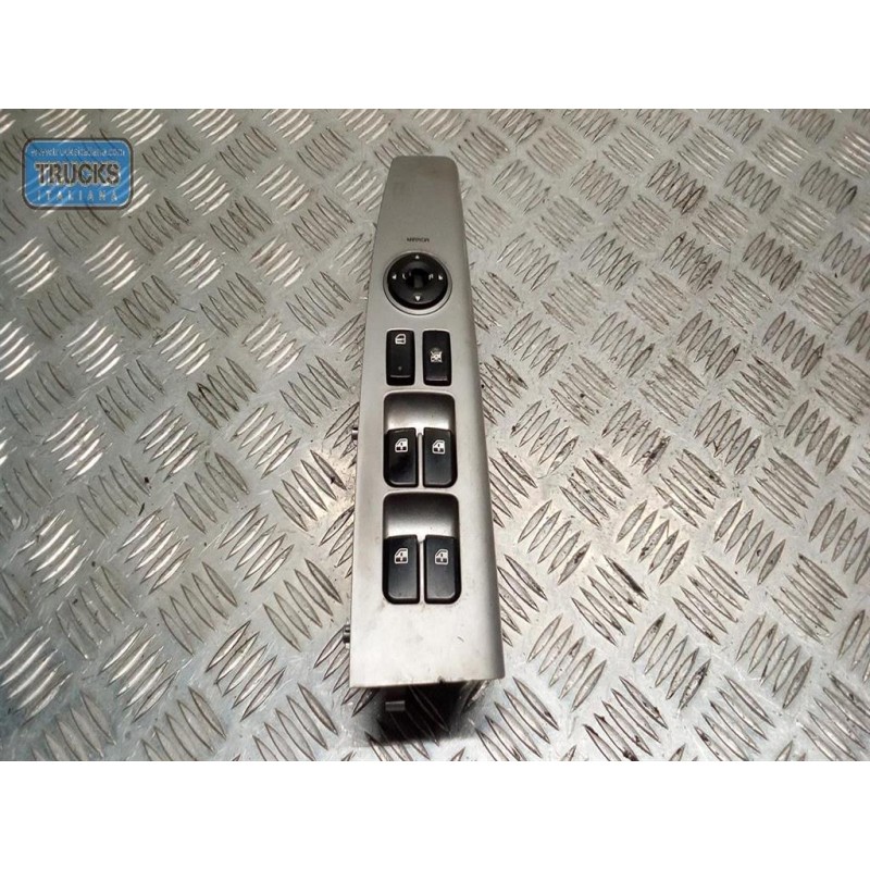 HYUNDAI INTERRUTTORI E PULSANTI ALZAVETRI HYUNDAI Santa Fe 2006>2009 usato