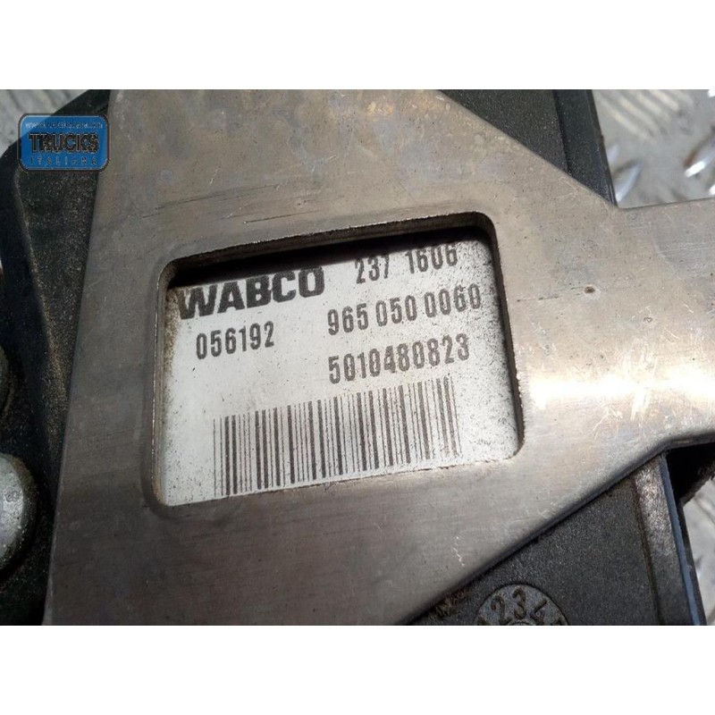 RENAULT truck PEDALE ACCELERAZIONE ELETTRONICO RENAULT truck Premium 1996>2005 usato