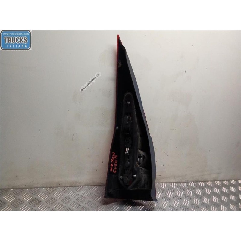 RENAULT FARO POSTERIORE ESTERNO DESTRO RENAULT Megane 2002>2006 usato