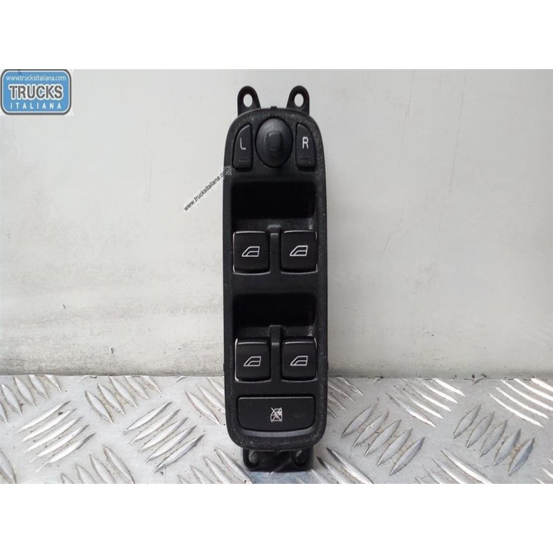 VOLVO INTERRUTTORI E PULSANTI ALZAVETRI VOLVO V50 usato
