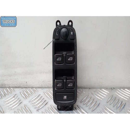 INTERRUTTORI E PULSANTI ALZAVETRI VOLVO V50 usato