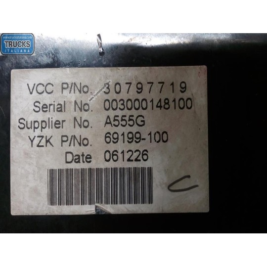 VARIOUS DISPLAY  VOLVO V50 used