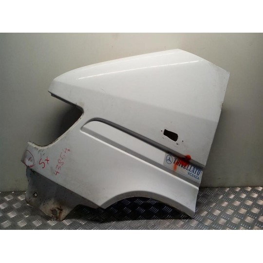 PARAFANGO ANTERIORE SINISTRO MERCEDES-BENZ van Sprinter 1995>2001 usato