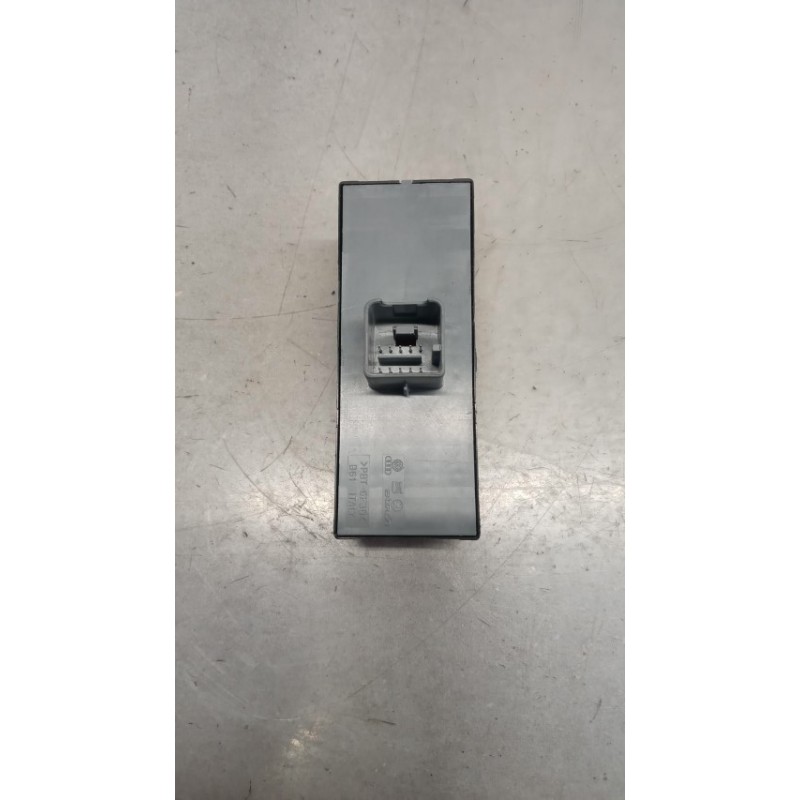 VOLKSWAGEN INTERRUTTORI E PULSANTI ALZAVETRI VOLKSWAGEN Golf Plus 2004>2008 usato