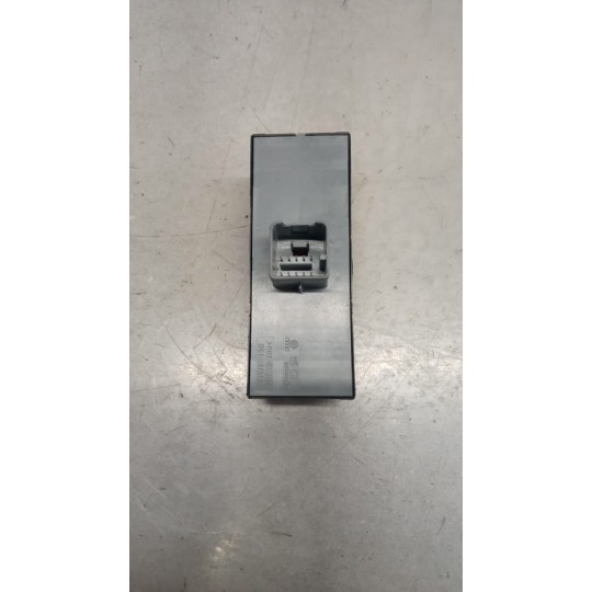 INTERRUTTORI E PULSANTI ALZAVETRI VOLKSWAGEN Golf Plus 2004>2008 usato