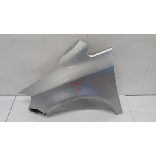 LEFT FRONT MUDGUARD  VOLKSWAGEN Golf Plus 2004>2008 used