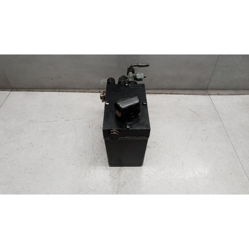 VOLVO truck CAB LIFT PUMP  VOLVO truck FL6 used