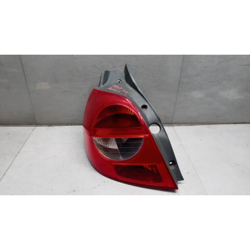 RENAULT FARO POSTERIORE ESTERNO SINISTRO RENAULT Clio 2005>2009 usato
