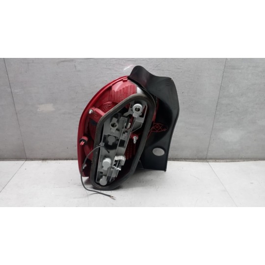 FARO POSTERIORE ESTERNO DESTRO RENAULT Modus 2004>2007 usato