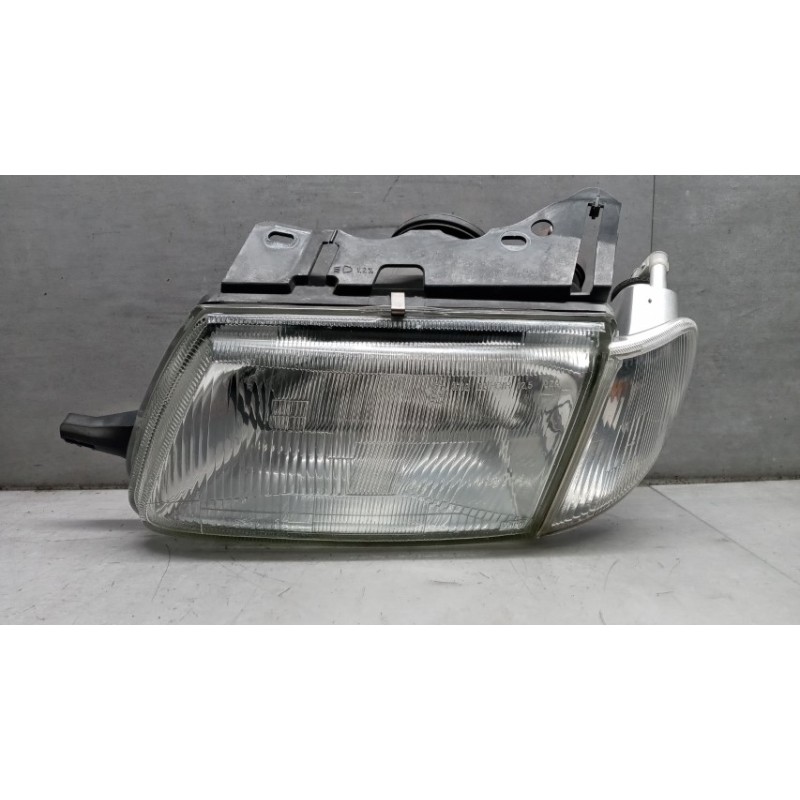 CITROEN FARO ANTERIORE SINISTRO CITROEN Saxo 1996>1999 usato