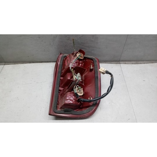 FARO POSTERIORE ESTERNO SINISTRO TOYOTA Rav 4 2002>2006 usato