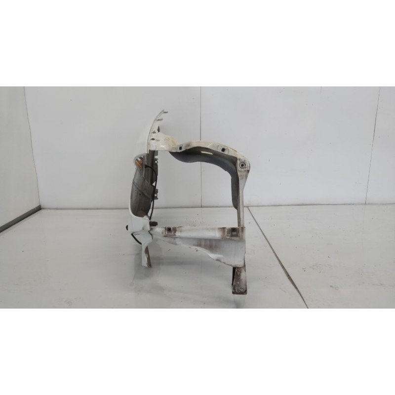 MERCEDES-BENZ van RIGHT FRONT MUDGUARD  MERCEDES-BENZ van Sprinter 2001>2005 used