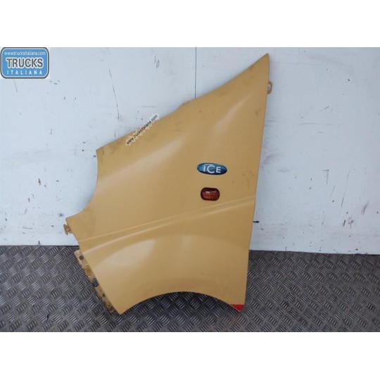 PARAFANGO ANTERIORE SINISTRO RENAULT van Trafic 2001>2007 usato