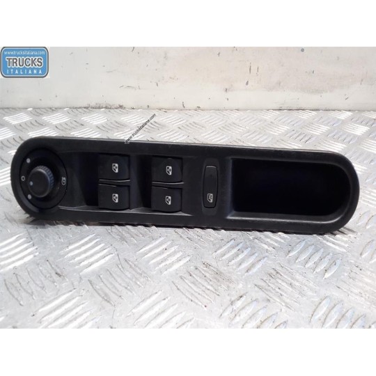 INTERRUTTORI E PULSANTI ALZAVETRI RENAULT Espace 2002>2014 usato