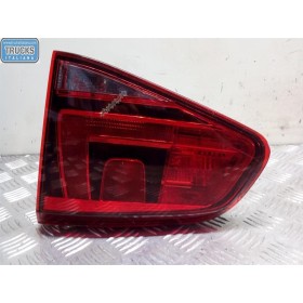 RIGHT REAR LIGHT ON BACK...