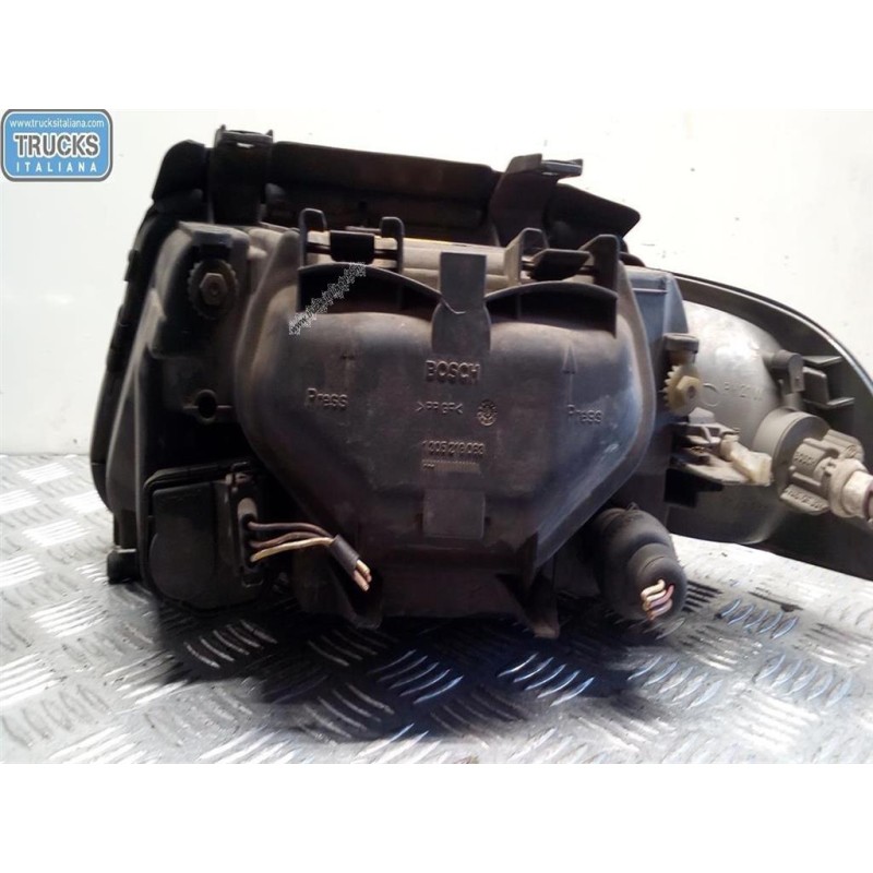 AUDI FARO ANTERIORE DESTRO AUDI A4 1994>1999 usato