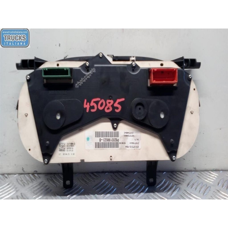 NISSAN Van QUADRO STRUMENTI NISSAN Van Interstar 1998>2011 usato