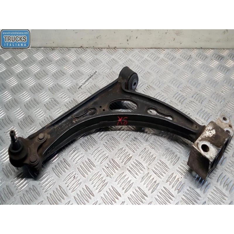 VOLKSWAGEN BRACCIO OSCILLANTE ANTERIORE INFERIORE SINISTRO VOLKSWAGEN Touran 2007>2010 usato