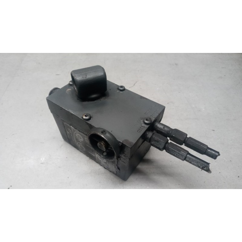 IVECO CAB LIFT PUMP  IVECO EUROCARGO 2000>2005  used