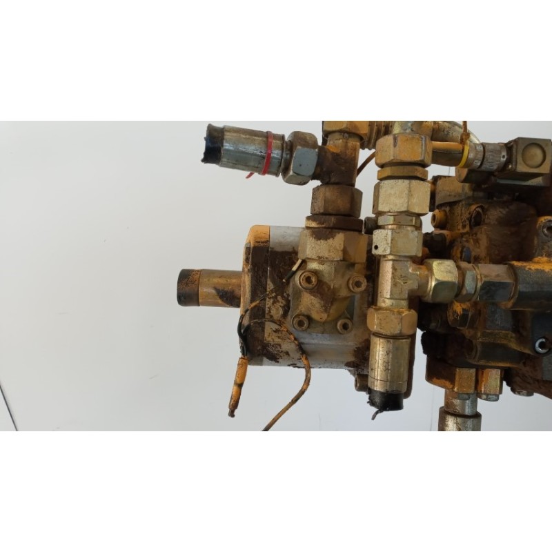 MACCHINE OPERATRICI HYDRAULIC PUMP  MACCHINE OPERATRICI GENERICO used