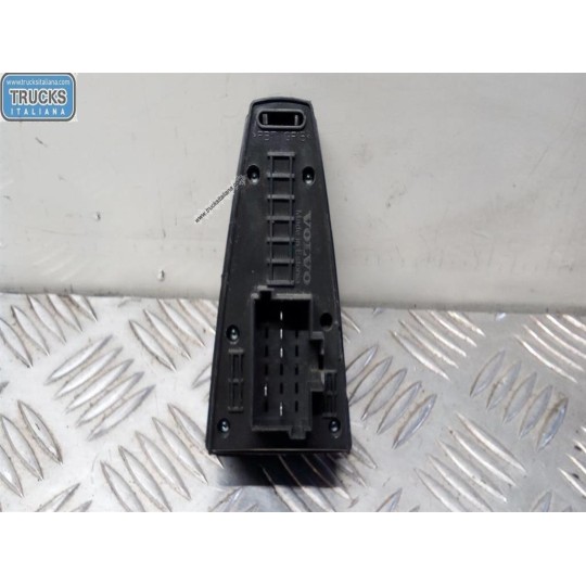 INTERRUTTORI E PULSANTI ALZAVETRI VOLVO truck FH13 usato