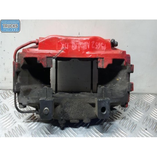 PINZA ANTERIORE DESTRA AUDI A8 1994>2002 usato